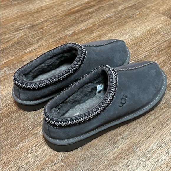 UGG Shoes - UGG Tasman (Women’s 10/Mens 8)